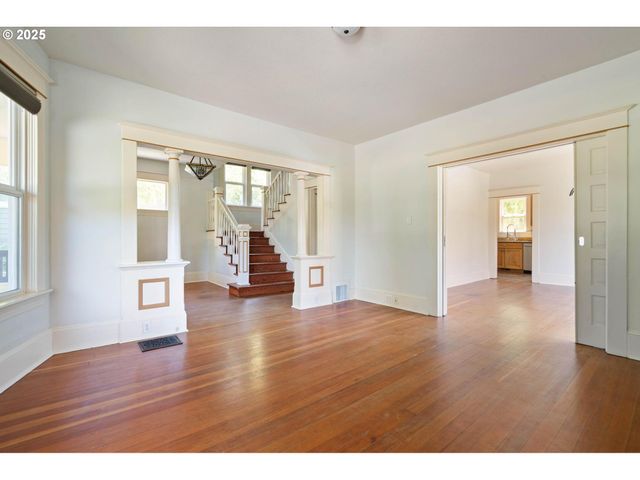 210 Ne ALBERTA St, Portland, OR 97211