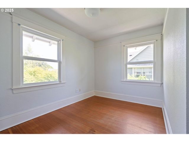 210 Ne ALBERTA St, Portland, OR 97211