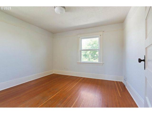 210 Ne ALBERTA St, Portland, OR 97211