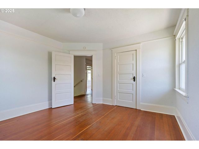 210 Ne ALBERTA St, Portland, OR 97211