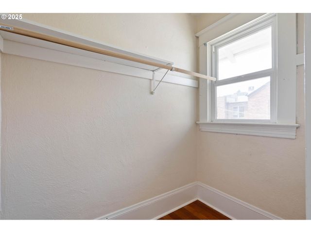 210 Ne ALBERTA St, Portland, OR 97211