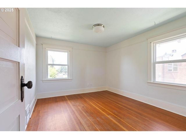 210 Ne ALBERTA St, Portland, OR 97211