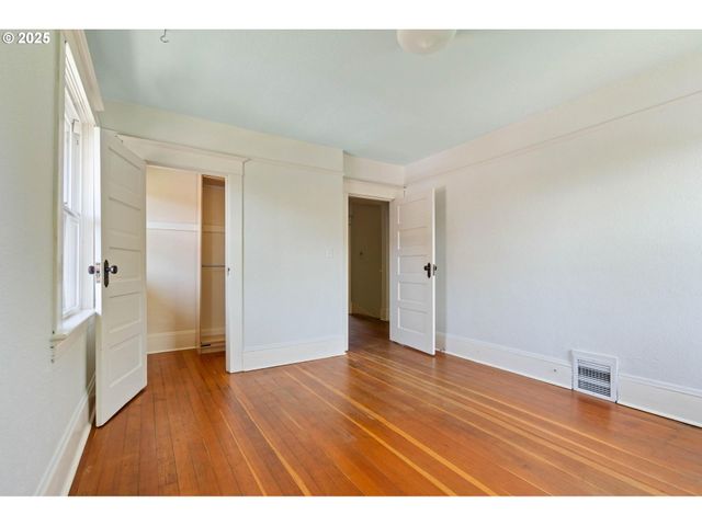 210 Ne ALBERTA St, Portland, OR 97211