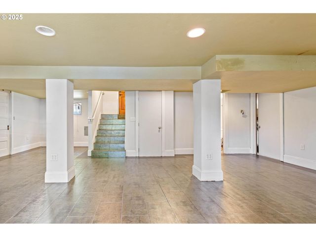 210 Ne ALBERTA St, Portland, OR 97211