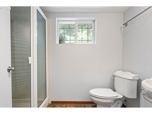 210 Ne ALBERTA St, Portland, OR 97211