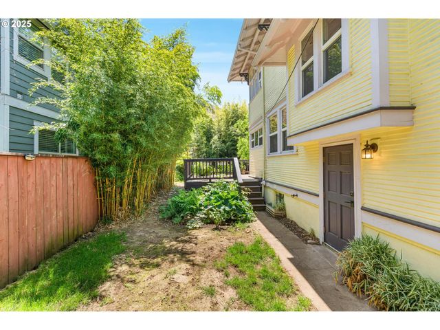 210 Ne ALBERTA St, Portland, OR 97211