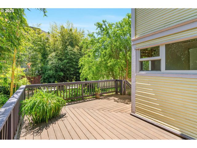 210 Ne ALBERTA St, Portland, OR 97211