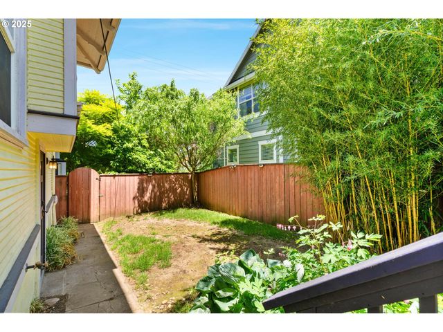 210 Ne ALBERTA St, Portland, OR 97211