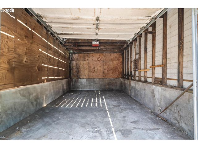 210 Ne ALBERTA St, Portland, OR 97211