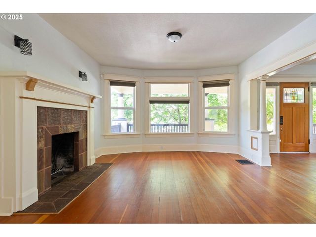 210 Ne ALBERTA St, Portland, OR 97211