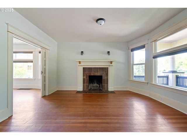 210 Ne ALBERTA St, Portland, OR 97211