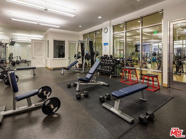 1040 E Glendon Avenue 4152, Los Angeles, CA 90024