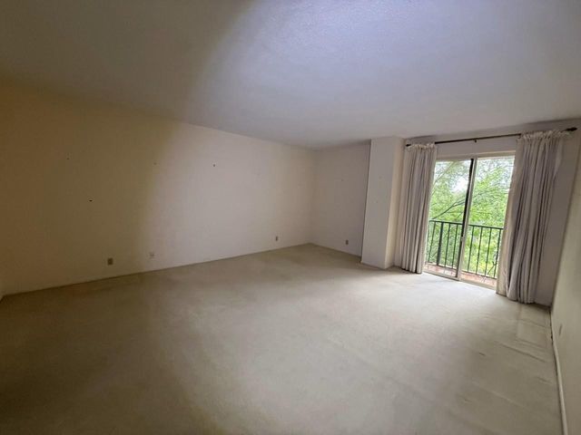 9333 Memorial Drive 412, Houston, TX 77024