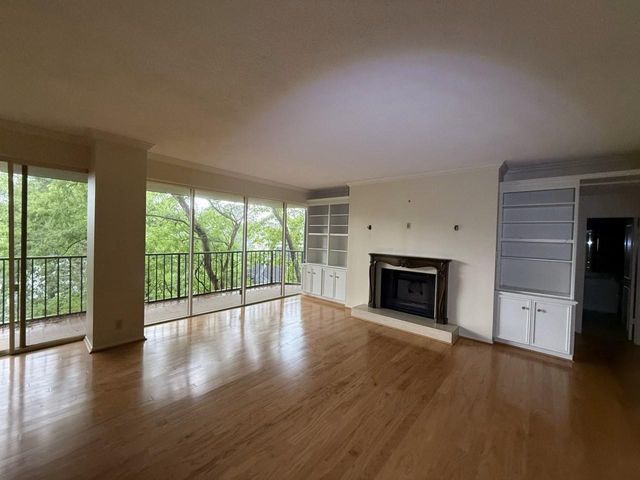 9333 Memorial Drive 412, Houston, TX 77024