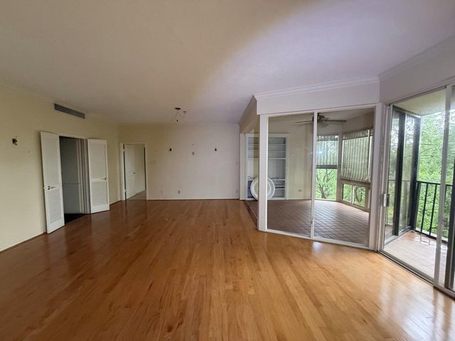 9333 Memorial Drive 412, Houston, TX 77024