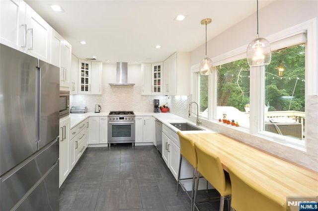 40-05 Brookside Avenue, Fair Lawn, NJ 07410