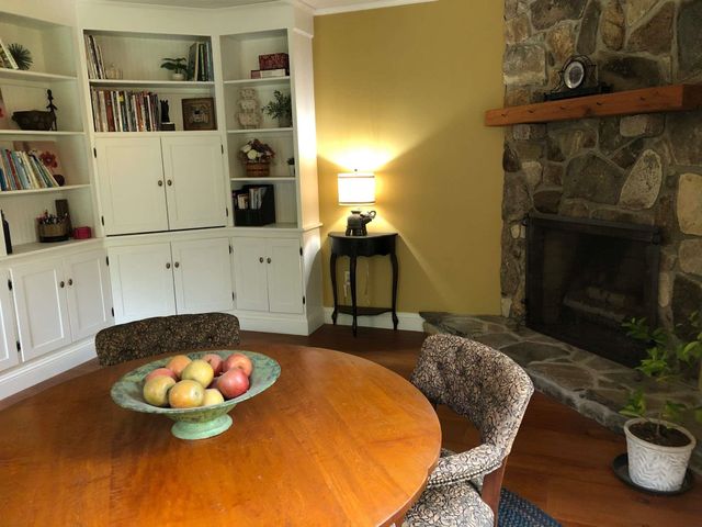 12 Wyndridge Circle, Pelham, NH 03076