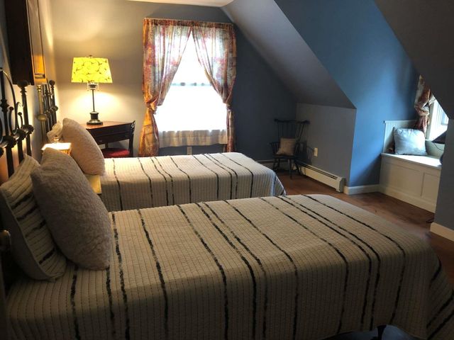 12 Wyndridge Circle, Pelham, NH 03076