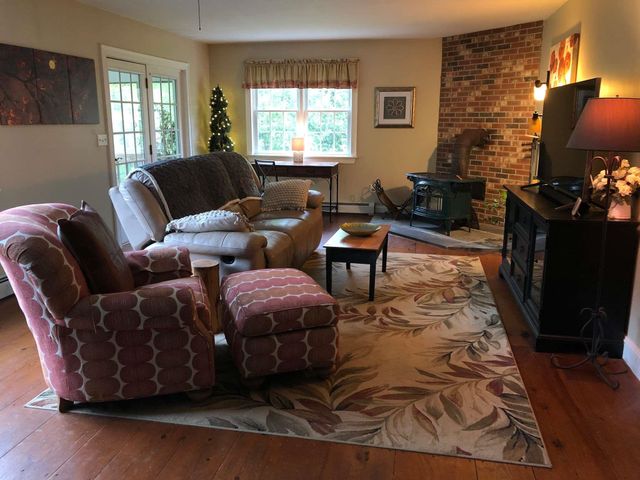 12 Wyndridge Circle, Pelham, NH 03076