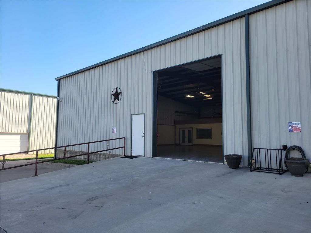 578 Aviator Drive, Fort Worth, TX 76179 — exterior