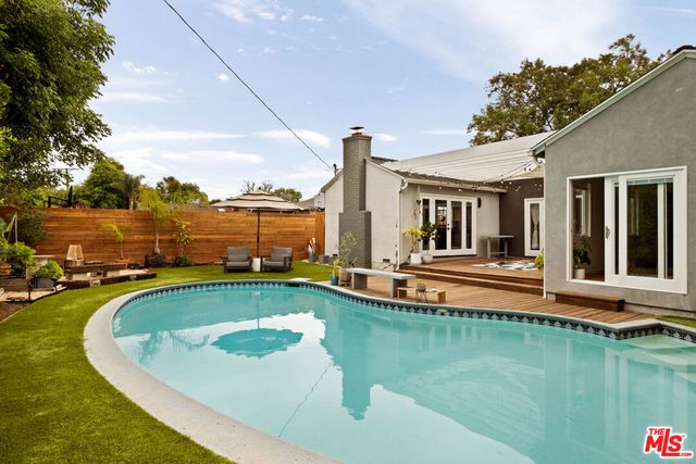 7622 Goddard Avenue, Los Angeles, CA 90045