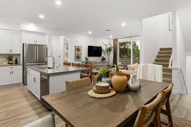 1303 Besra Terrace 6, Sunnyvale, CA 94087