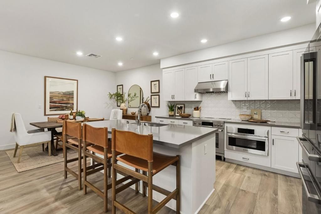 Image 5 of property listing at 1303 Besra Terrace 6, Sunnyvale, CA 94087