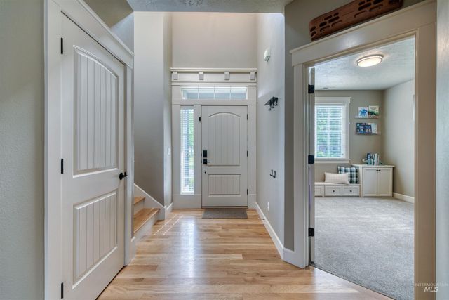 3989 N Park Crossing Ave, Meridian, ID 83646