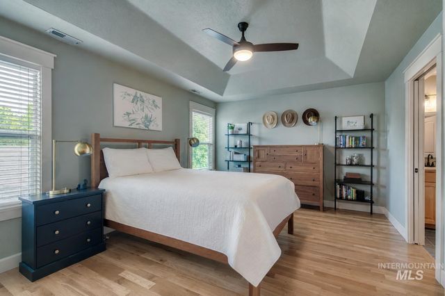 3989 N Park Crossing Ave, Meridian, ID 83646