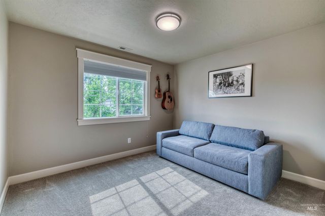 3989 N Park Crossing Ave, Meridian, ID 83646
