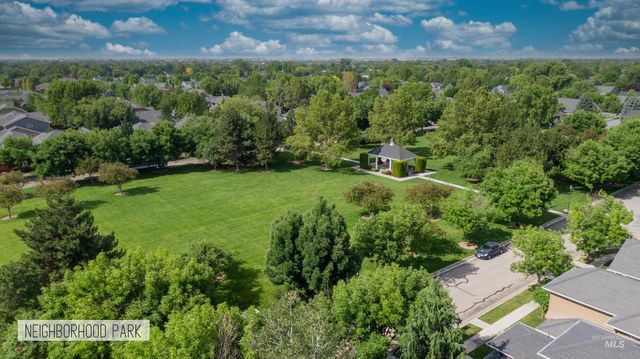 3989 N Park Crossing Ave, Meridian, ID 83646