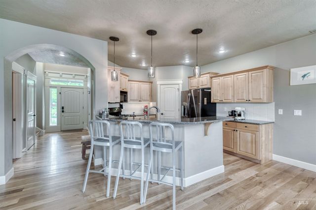 3989 N Park Crossing Ave, Meridian, ID 83646