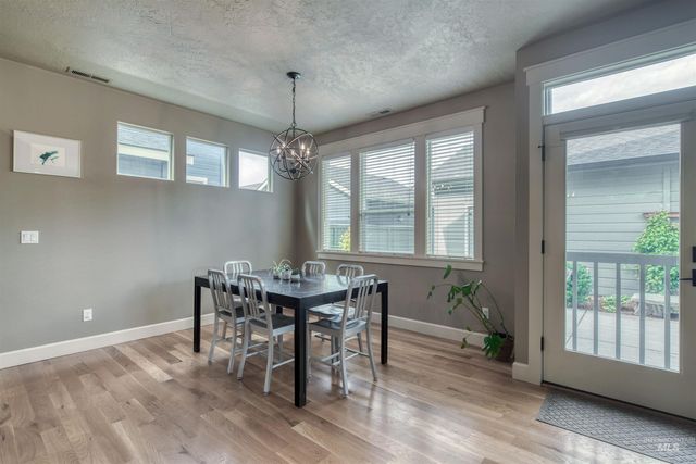 3989 N Park Crossing Ave, Meridian, ID 83646