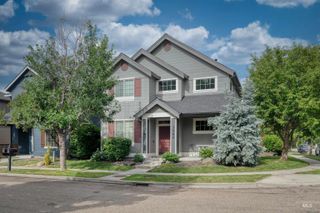 3989 N Park Crossing Ave, Meridian, ID 83646