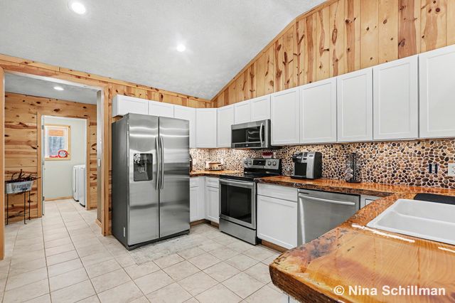 19550 Washington Road, Aetna Twp, MI 49336