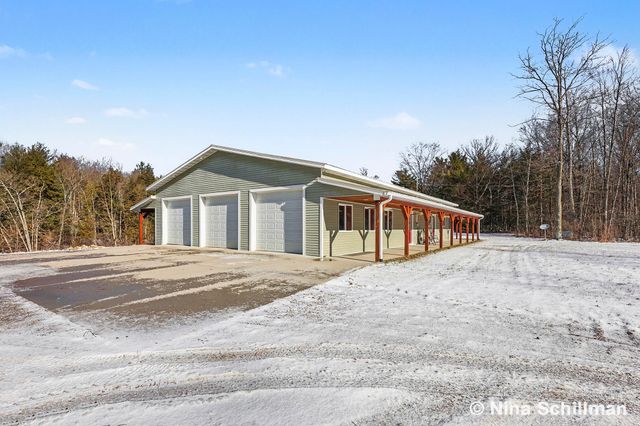 19550 Washington Road, Aetna Twp, MI 49336
