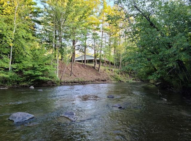 19550 Washington Road, Aetna Twp, MI 49336