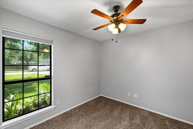 205 W Vaughn Lane, Deer Park, TX 77536