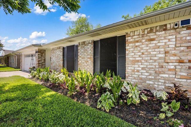 205 W Vaughn Lane, Deer Park, TX 77536