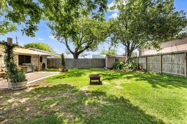 205 W Vaughn Lane, Deer Park, TX 77536
