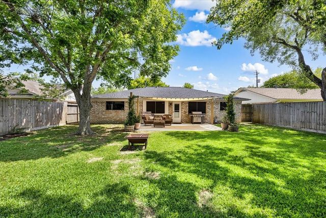 205 W Vaughn Lane, Deer Park, TX 77536