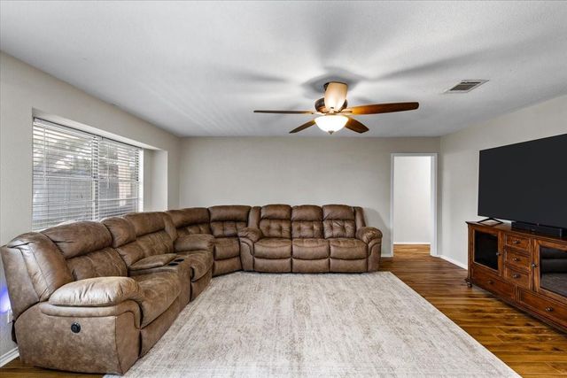 205 W Vaughn Lane, Deer Park, TX 77536