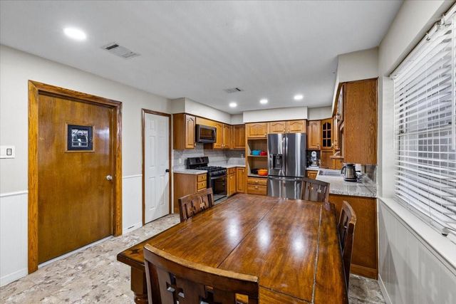 205 W Vaughn Lane, Deer Park, TX 77536