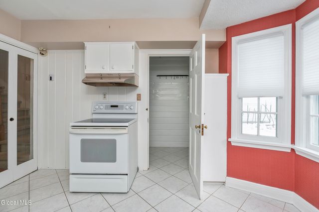 7 Clarendon Road, Albany, NY 12203