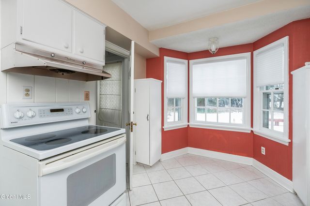 7 Clarendon Road, Albany, NY 12203