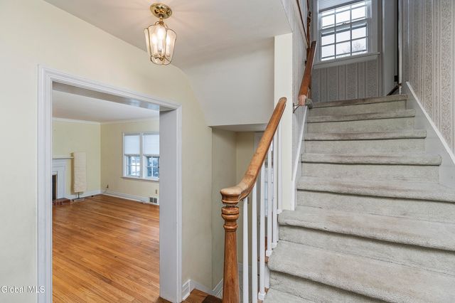 7 Clarendon Road, Albany, NY 12203