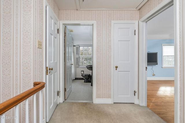 7 Clarendon Road, Albany, NY 12203