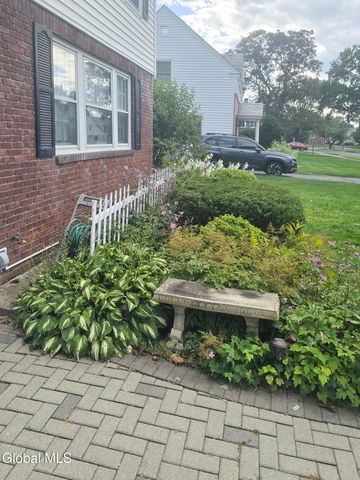 7 Clarendon Road, Albany, NY 12203