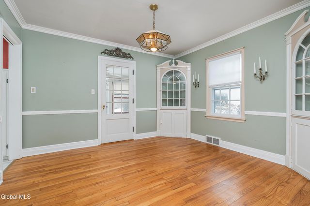 7 Clarendon Road, Albany, NY 12203