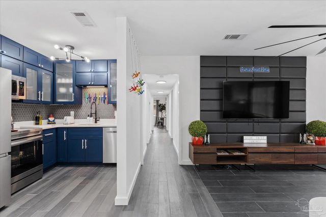 204 Fairfax Dr, Pensacola, FL 32503